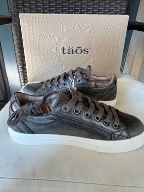 Taos Footwear Plim Soul Lux Leather Sneakers